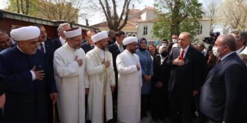 Эрдоган поздравил мусульман Казахстана со священным месяцем Рамазан