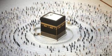 Саудия разрешила совершить хадж 1 млн паломников в год