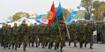 Қазақстандағы бітімгершілік операциясына қатысқан Қырғызстанның әскери қызметкерлері марапатталды