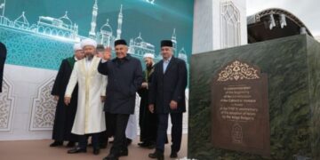 В Казани прошла церемония закладки первого камня Соборной мечети