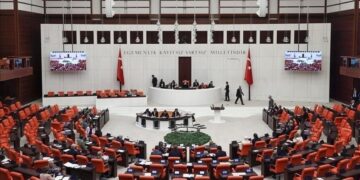 Парламент Турции продлил мандат военной миссии в Ливии