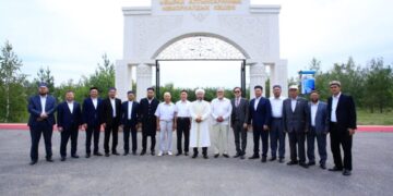 Бас мүфти ағартушы ұстаз рухына Құран бағыштады