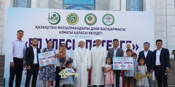 «Зекет» қоры 2 отбасыға баспана берді