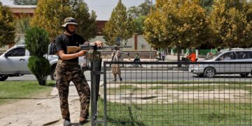 Боевики ИГ взяли ответственность за теракт у посольства России в Кабуле