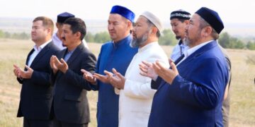 ҚМДБ қызметкерлері өрт болған ауданға барды