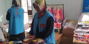 Свыше 1,2 тыс. сирот в Турции получили помощь от Религиозного фонда страны