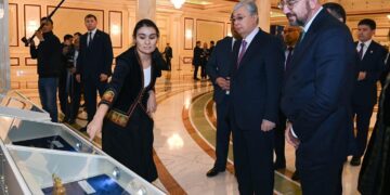 Президент принял участие в церемонии открытия Дней культуры Кыргызстана в РК