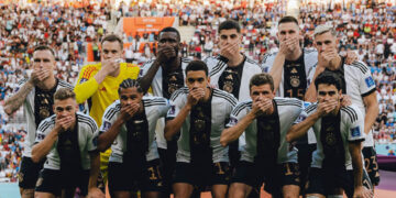 Араб шейхы неміс футболшыларына жауап берді