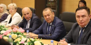 Министр Дархан Қыдырәлі БАҚ басшыларымен кездесті