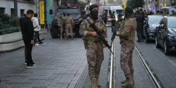 Теракт в Стамбуле: 6 погибших и 81 ранен