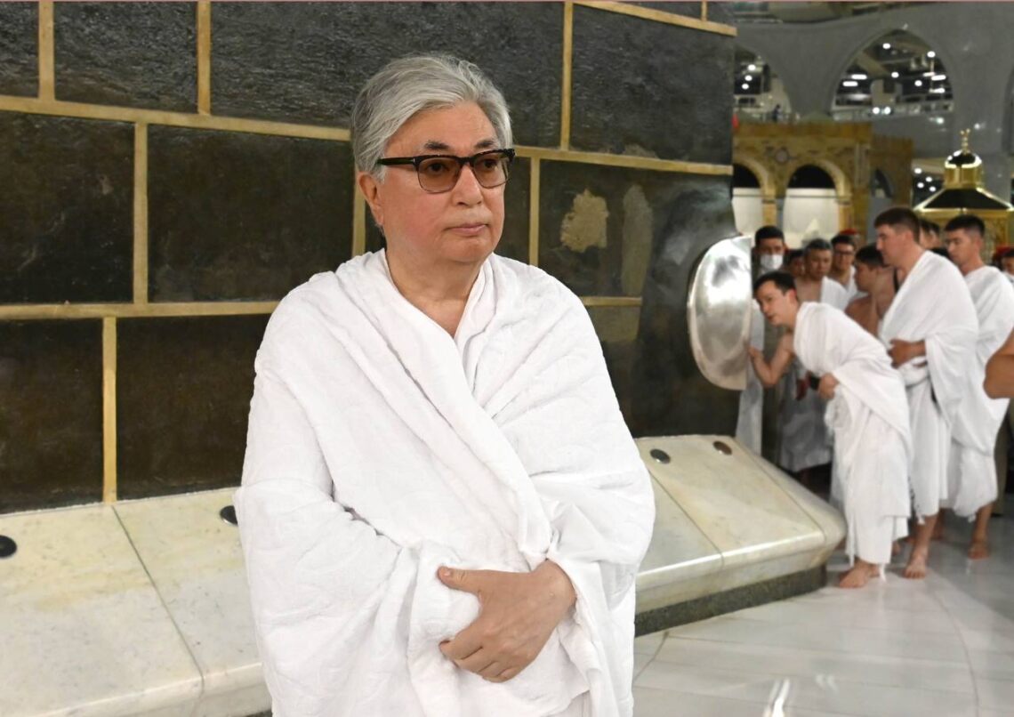 Президент: Қағбаның жанында тұрып, Алладан елімнің амандығын тіледім!