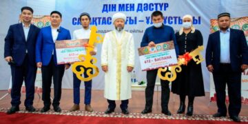 Муфтий вручил нуждающимся ключи от квартир