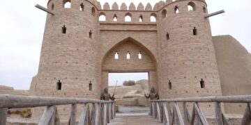 Ежелгі Отырар ашық аспан астындағы музей ретінде жұмыс істейді