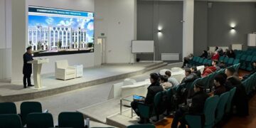 Смайыл Сейтбеков студенттерге дәріс оқыды