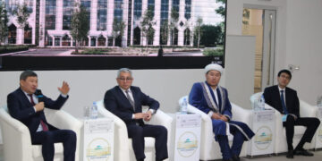 Жамбылдан келген делегация «Нұр-Мүбарак» университетіне келді