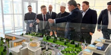 Дархан Кыдырали встретился с коллективом университета «Нур-Мубарак»