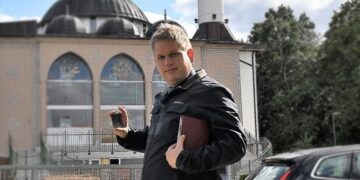 Правоэкстремист из Дании публично сжег копию Корана в Стокгольме