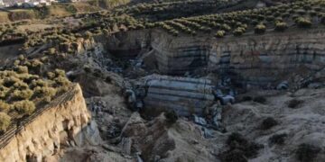 Түркия: 35 га аумақ жер астына түсіп кетті