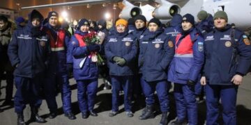 В Астане встретили отряд спасателей, прибывших из Турции