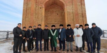 Муфтий посетил мавзолей Алаша-хана