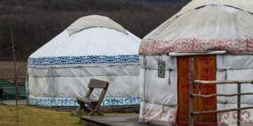 Более 100 юрт отправят в Турцию в качестве гуманитарной помощи