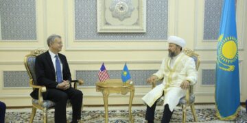 Муфтий встретился с послом США Даниэлем Розенблюмом