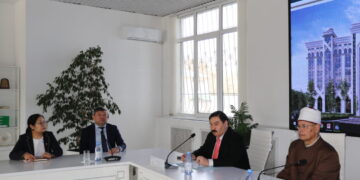 Студенттерге діндер съезінің маңызы жайында әңгімеледі