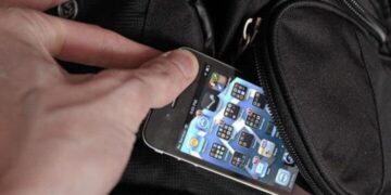 Телефоны прихожан мечети похищал мужчина в Шымкенте