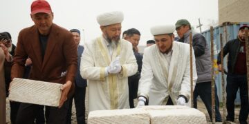 В Атырау заложили камень в фундамент новой мечети