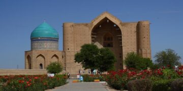 В Казахстане изучат состояние мавзолея Ходжи Ахмеда Ясави