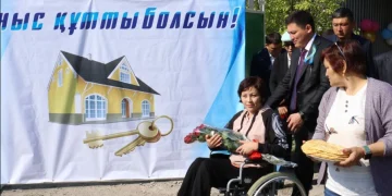 Кәсіпкер мүмкіндігі шектеулі жанға пәтер сыйлады