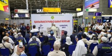 В Мекку вылетела первая группа казахстанских паломников