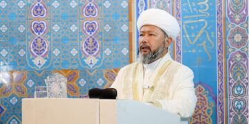 Муфтий провел проповедь в центральной мечети Алматы