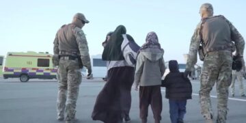 Казахстанку с детьми эвакуировали из Сирии
