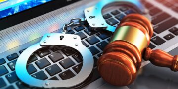 Қажылыққа баруға жинап жүрген ақшасын алаяқтарға берген