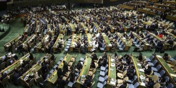 Генассамблея ООН осудила акции по осквернению священных книг