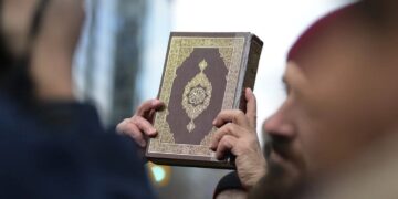 В Швеции обсуждают запрет на акции с сожжением Корана