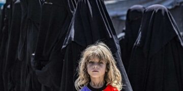 Во Францию из Сирии репатриировали 10 женщин и 25 детей