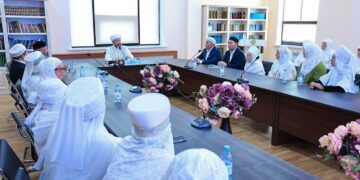 Муфтий провел встречу с делегацией из Шымкента