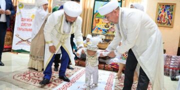Муфтий провел обряд «тұсау кесу»