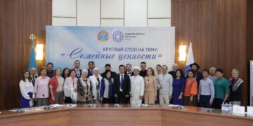 В столице прошел круглый стол на тему укрепления семейных ценностей