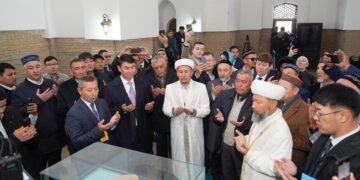 Коран Кенесары хана передали мавзолею Ходжа Ахмеда Ясави