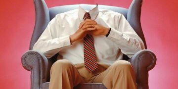 Кім екенімді білмейсің бе?