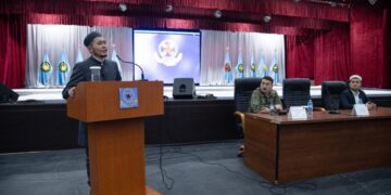 Бас мешіт имамы сарбаздармен кездесті