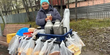 Ақшасы жоқ адамдарды аяп, кейде тегін беремін – базар сатушысы