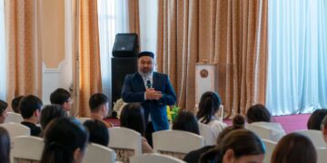 Бас имам студенттермен кездесті