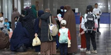 Из Ближнего Востока репатриировали 99 кыргызстанцев