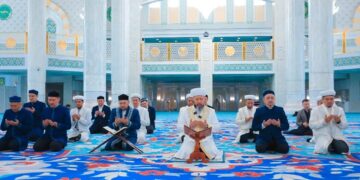 Муфтий прочитал специальную молитву по случаю землетрясения в Алматы