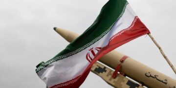 Иран атаковал Израиль сотнями ракет и дронов