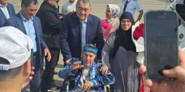 В Шымкент прибыл знаменитый каллиграф шейх Осман Таха